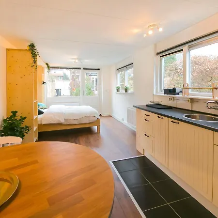 Alluring Bungalow In With Garden * קסטריקום