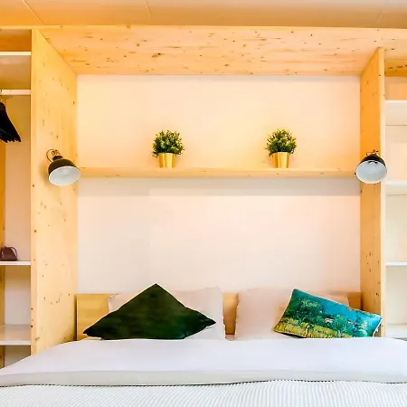 Alluring Bungalow In With Garden * קסטריקום